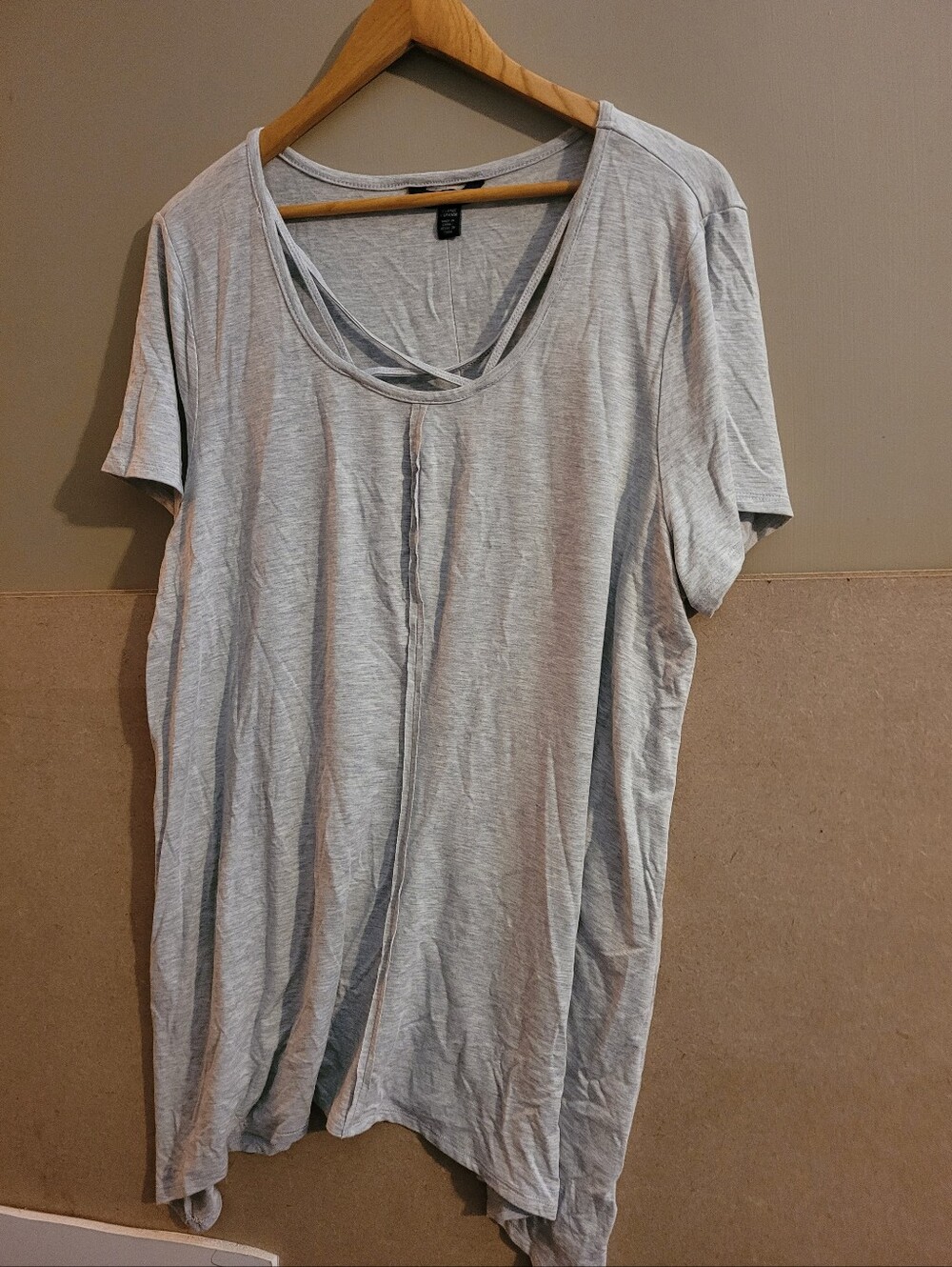 Terre Bleue Light Gray Women's Cross-Detail Tee Xl
